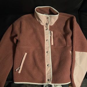 North face womens SIZE S button up fleece jacket brand new with tags